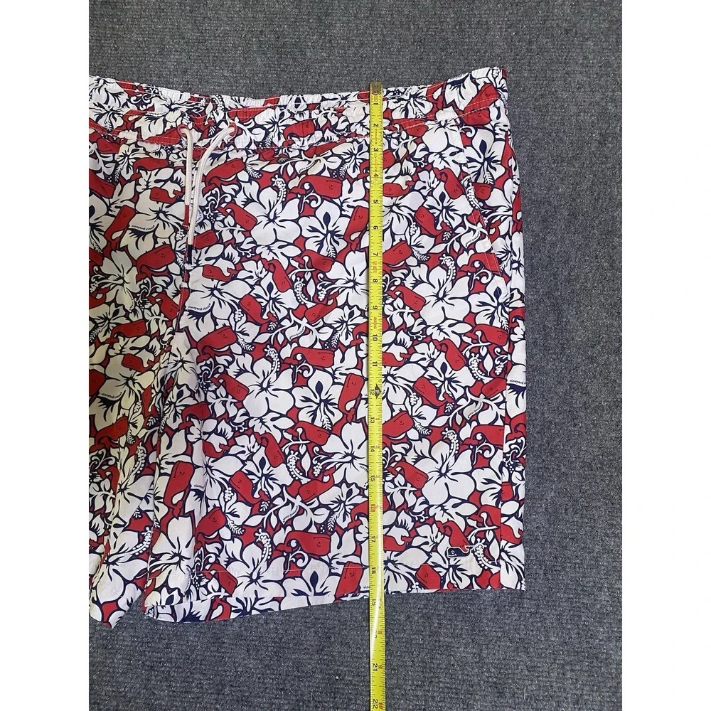 Vineyard Vines Men's XL Red/White/Blue Floral Whale Swim Trunks Lined